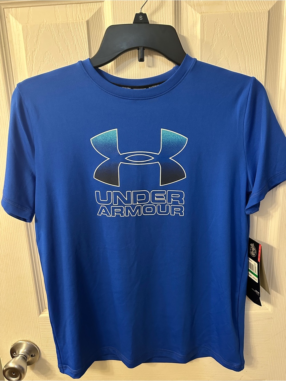 NWT Under Armour Boys Youth Large Swim Top